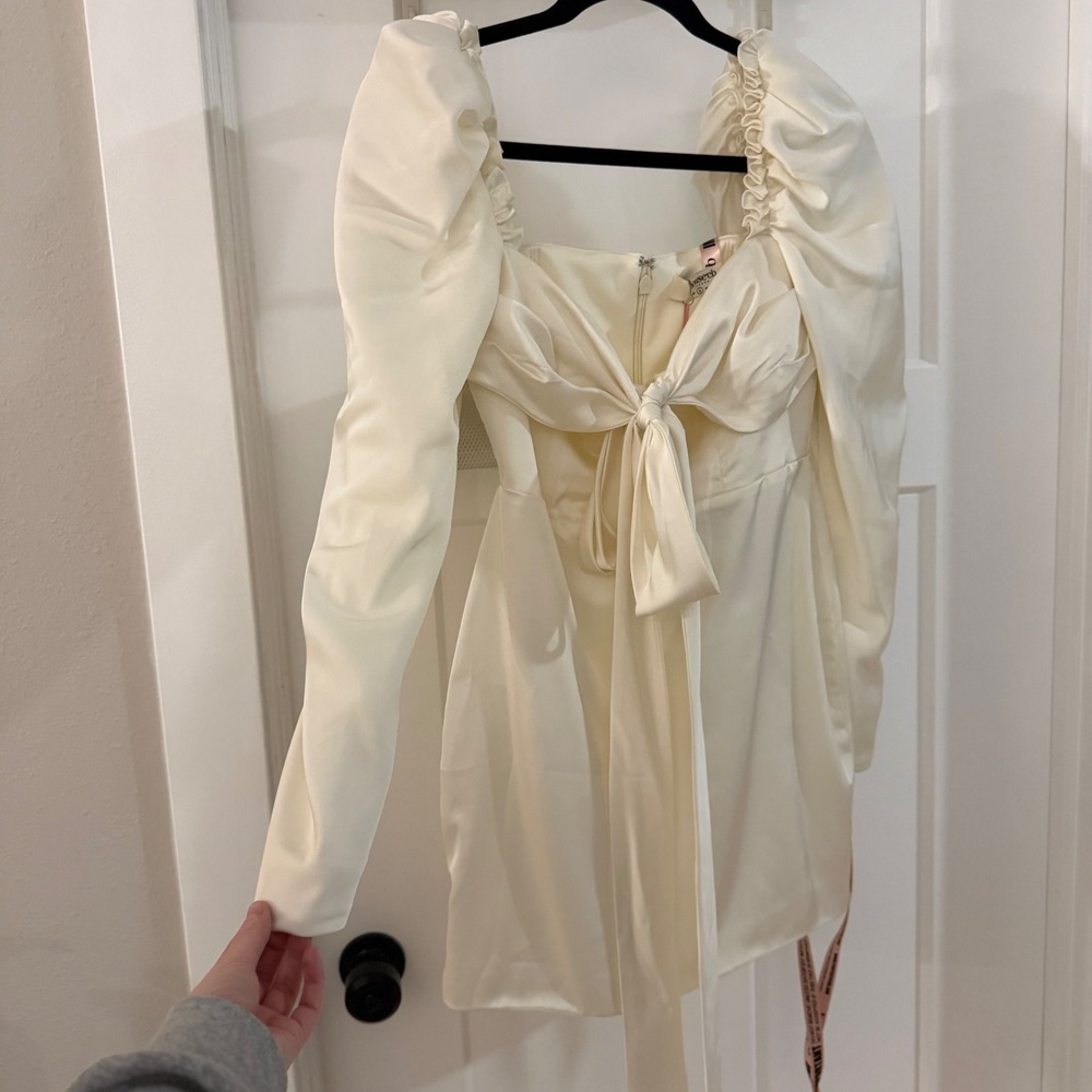 NWT House of CB‎ MAIA Ivory Satin Puff Sleeve Tie Front Mini Dress Bridal Small - Picture 2 of 7